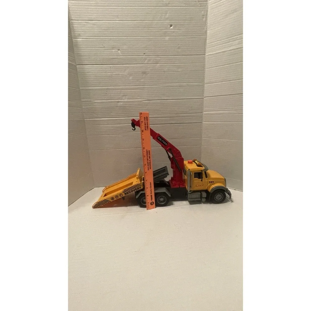 Toy Star KGT7000 Recovery Tow Truck Crane Wrecker Yellow Red Heavy Duty Toy